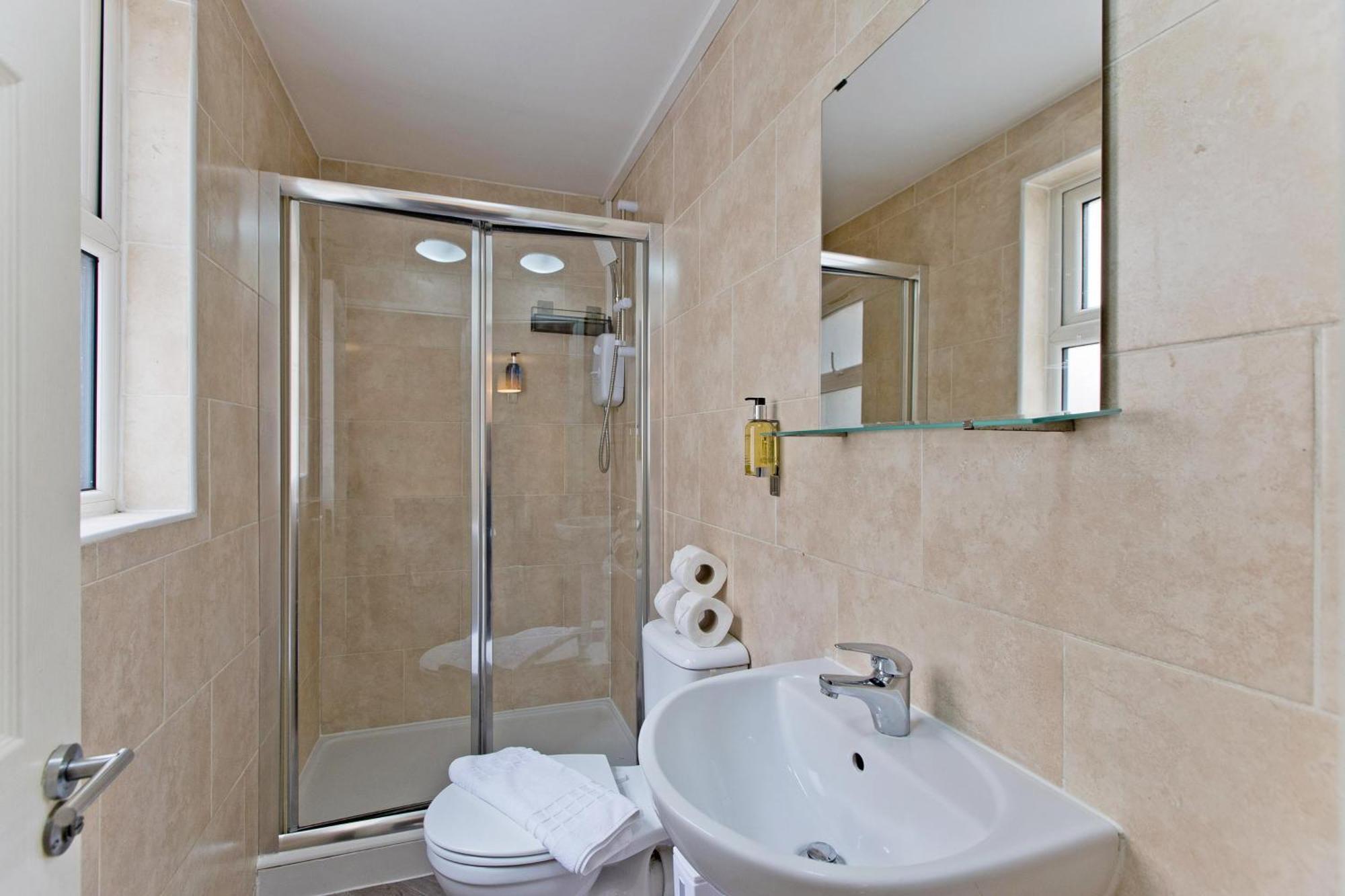 Imperial Corner House-Whitechapel Apartment 런던 외부 사진