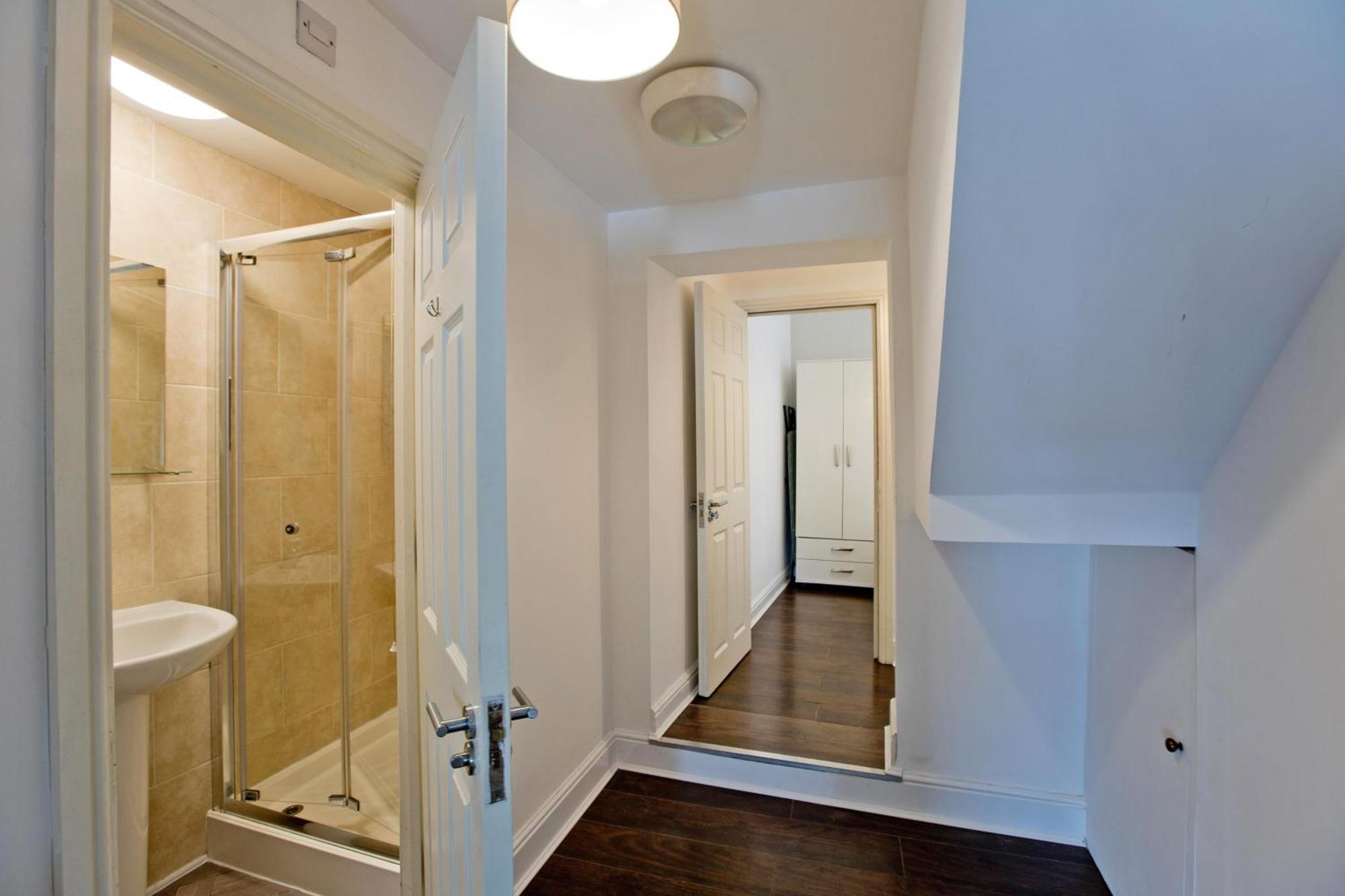 Imperial Corner House-Whitechapel Apartment 런던 외부 사진