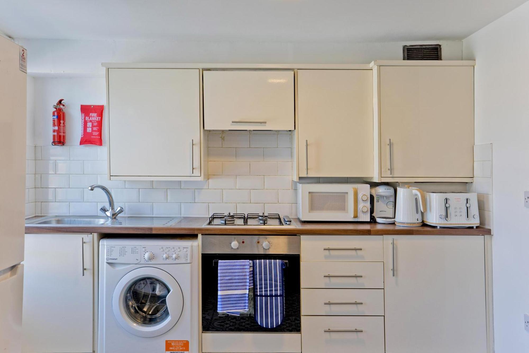 Imperial Corner House-Whitechapel Apartment 런던 외부 사진