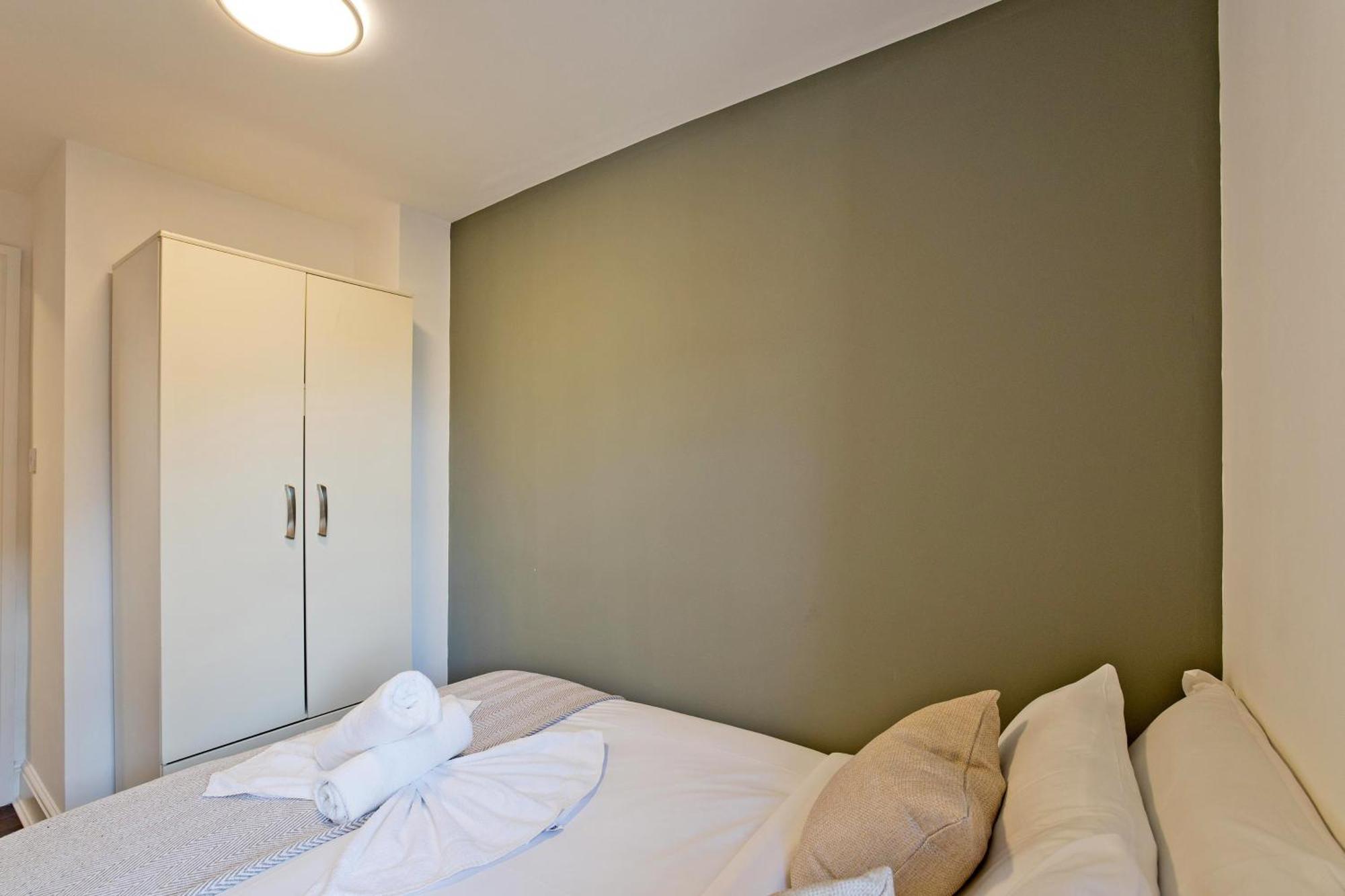 Imperial Corner House-Whitechapel Apartment 런던 외부 사진